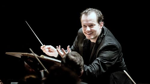 Image de Andris Nelsons dirige la symphonie 